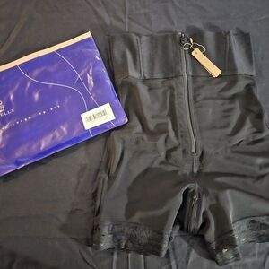 Shapewear Shorts in Black